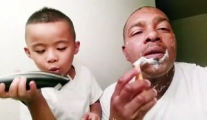 Son fils de 5 ans lui rase la tête !