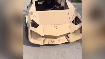 Un homme s'est fabriqué sa Lamborghini en carton ! sur Orange Vidéos