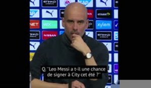 Transferts - Guardiola veut voir Messi ''finir au Barça''