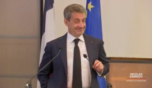 Lors de ses sorties publiques, Nicolas Sarkozy ne manque jamais une occasion de tacler François Hollande