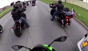 Un conducteur force le passage lors d'un convoi de motards mais il est rattrapé par... la police