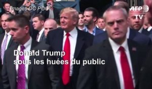 Donald Trump hué dans le public lors d'un combat de MMA à New York
