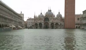 Les images de la place Saint-Marc toujours sous les eaux à Venise