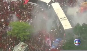 Scènes de folie pour le départ des joueurs du Flamengo