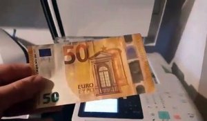 Il tente de photocopier un billet de 50 euros...