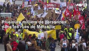 Retraites: mobilisation massive en France