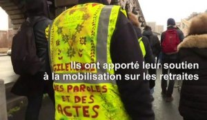 A Paris, les "gilets jaunes" opposés à la réforme des retraites