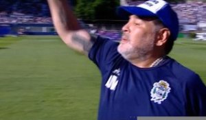 Argentine - Maradona en larmes après la victoire de Gimnasia