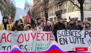 Les étudiants en grève à Grenoble