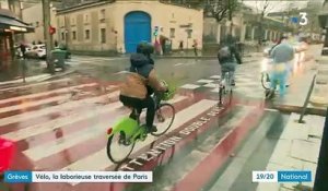 Grèves : les difficultés pour traverser Paris à vélo