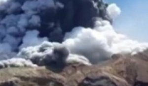 Nouvelle-Zélande : Hommage aux 18 victimes de l'éruption volcanique, une semaine après la catastrophe