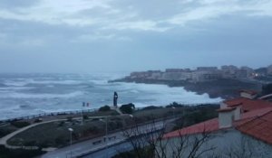 Les images d'une mer très agitée à Sète en raison des vents violents