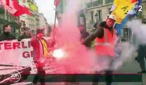 Retraites : grévistes et "gilets jaunes" dans la rue