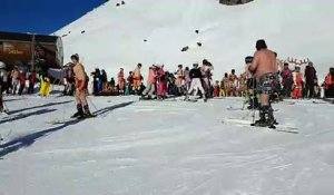 Savoie : à Sainte-Foy-Tarentaise, ils skient en sous-vêtements pour la bonne cause