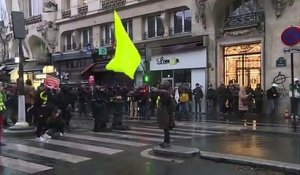 Retraites: tensions à Paris en fin de manifestation