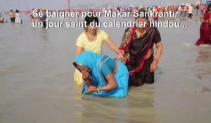 Un million d'hindous prennent un bain sacré dans le Gange