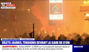 Manifestation à Paris: à gare de Lyon la situation est tendue, les pompiers luttent contre un incendie