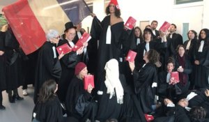 La Marseillaise chantée et interprétée par les avocats de Caen au tribunal