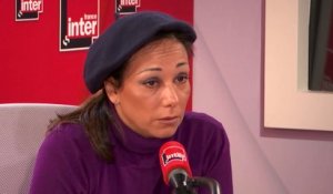 Sarah Abitbol : "Je dormais avec mes peluches et il me réveillait avec sa lampe torche"