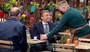 Déconfinement : Macron et Castex partagent un café en terrasse pour la réouverture