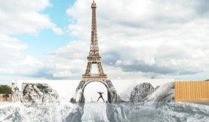 JR offre une vue spectaculaire sur la tour Eiffel