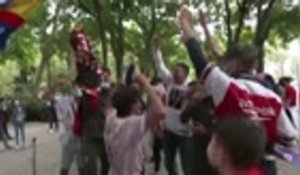 38e j. - Les fans de l'Atlético fêtent le titre dans les rues de Madrid
