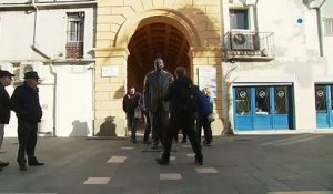 Nice: La statue de Jacques Chirac, inaugurée samedi dernier, a été vandalisée et a été amputée de deux doigts - VIDEO