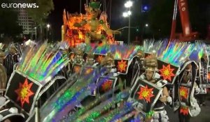 Le carnaval de Rio, tribune citoyenne pour critiquer le pouvoir