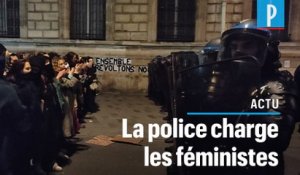 Paris : des heurts avec la police lors d'une marche féministe