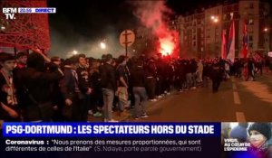 Match à huis clos: les supporters encouragent le PSG à l'extérieur du Parc des Princes