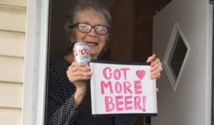 « J'ai besoin de plus de bières ! » : cette femme de 93 ans appelle à l'aide pour réapprovisionner son stock