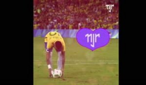 PSG - Neymar célèbre le ''kiss day" avec... un ballon !