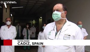 Coronavirus: Regardez l'hommage très émouvant de médecins en Espagne à leurs confrères et consœurs morts des suites du Covid-19