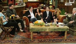 Friends : Lisa Kudrow défend la série et estime qu’elle serait différente de nos jours