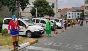 Déambulation de "clowns hospitaliers" près de l'hôpital Saint-Pierre de Bruxelles