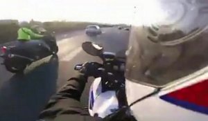 Course-poursuite entre un TMAX 530 et les motards de la police