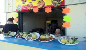 Fin Des Festines Place Aux Cabanes Du Port Sur Orange Videos