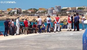 Migrants et Covid-19 à Lampedusa : le maire de la petite île italienne ne peut pas faire face