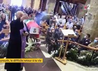 Explosions à Beyrouth : Le Liban enterre ses morts par dizaines et cherche des responsables montrant du doigt une classe politique qualifiée "d'incompétente"