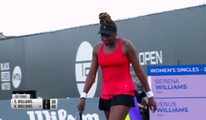 Lexington - Serena Williams élimine sa sœur Venus