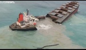 Le vraquier échoué au large de l'île Maurice s'est brisé en deux