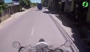 Ce motard transporte toute sa vie sur sa moto