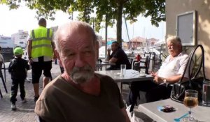 Fermeture des bars et restaurants à Martigues : réactions de clients en terrasse