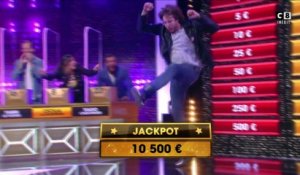 Calvin remporte le jackpot de 10 500 euros dès l'ouverture de la première boîte !
