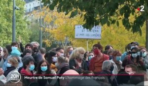 Hommage à Samuel Paty : marée humaine sur la place de la République à Paris