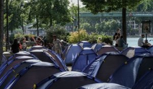 Lyon : des dizaines de tentes de migrants plantées dans un parc public