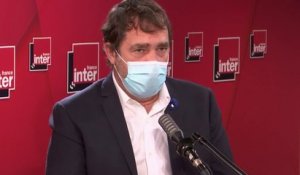 "Ce qu’il faut éviter, c’est qu’on aille en ville faire les courses. J’invite les Français  à être eux-mêmes les premiers protecteurs contre la maladie" (Christophe Castaner)