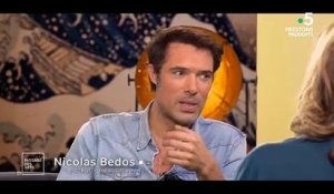 Regardez Claire Chazal très mal à l'aise face à Nicolas Bedos sur France 5 qui lui propose de "prendre de la drogue ensemble" après l'émission