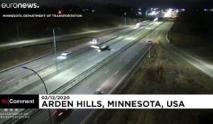 Atterrissage d'urgence sur une autoroute près de Minneapolis