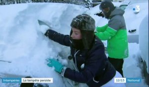 Tempete Bella Des Centaines De Vehicules Bloques Pendant Plusieurs Heures Sur L A75 En Direction De Saint Flour Dans Le Cantal